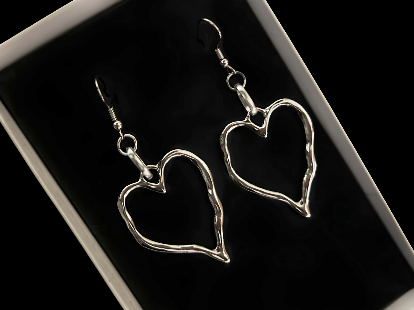 Grunge Hollow Heart silver earrings by Phantom Cat India - Shop Y2K and anime cosplay fashion accessories and jewelry at affordable prices.