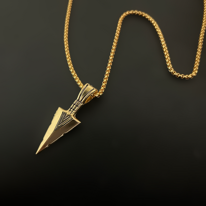 Phantom Spear Necklace Close-up. Gold, heavy-duty gothic arrowhead on a golden box chain. KPop jewelry for men in India. 