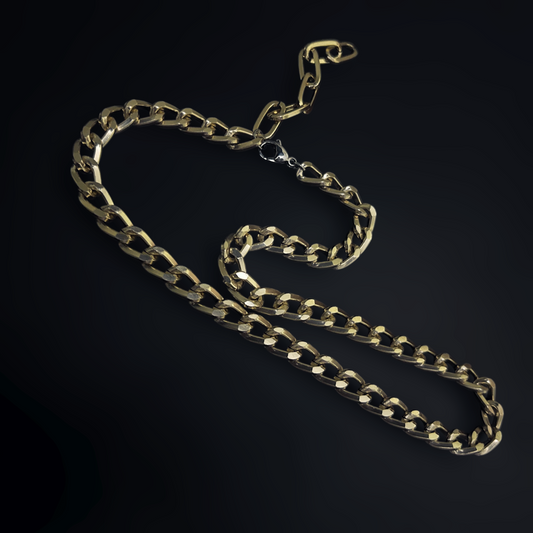 Hypoallergenic gold curb unisex chain necklace for lovers of alt and grunge fashion. Layer with gothic pieces or wear stand-alone. 