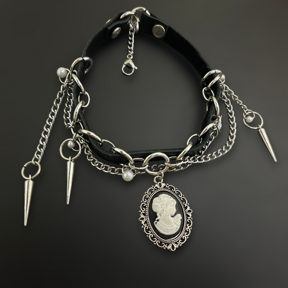 Victorian gothic vampire choker inspired by dark literature, alt fashion, and occult jewelry. Statement collar for Penny Dreadful-style wardrobes by Phantom Cat 